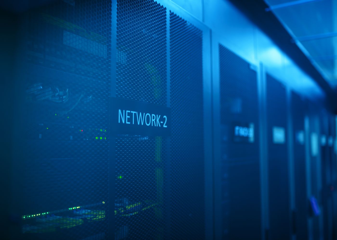 Network cabling in a cloud data centre